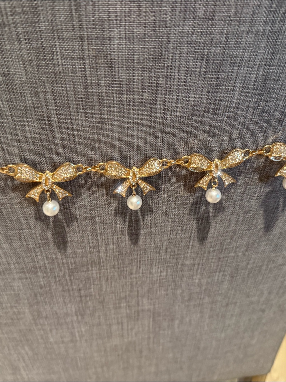 Gold Bow Pearl Drop Bracelet - Elegant Women's Jewelry